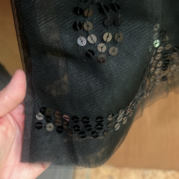 Old navy sequined low waisted skirt - Picture 2 of 4